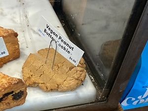 This is the only vegan pastry they had 🫤 at Joe Coffee Company in New York City