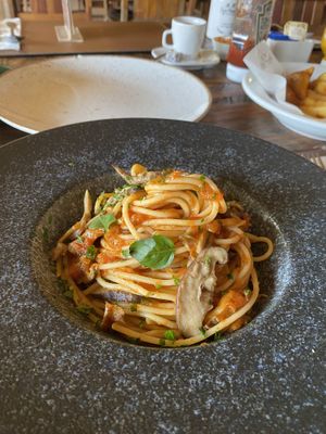Vegan spaghetti with shittaki mushrooms  at Don Macedo in Campos Do Jordao