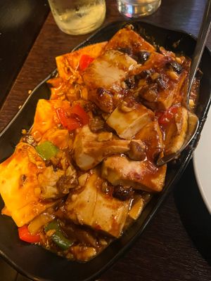 510 四色紅燒豆腐 £12.80
Braised pan-fried tofu with diced peppers and mushroom (V) at Plum Valley in London