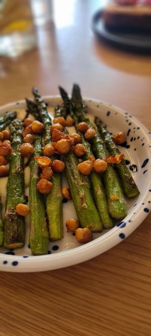 Green Aspargarus with Crispy Chickpeas and vegan Cheese at Cały Gaweł Cantine Bar Cafe in Sopot