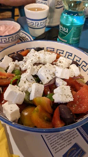 Vegan Greek Salad at Gyrosteria Yannis - Borgo Antico  in Bari