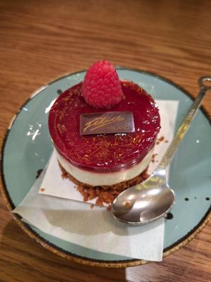 Dolce al lampone at Eataly in Milan