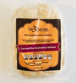 Gluten free bread at Las 3 Puertas in Cancun