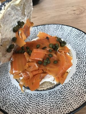 ‚Peter Hase‘ Bagel (with smoked carrots and capers)  at Frau Ginkel in Geisenheim