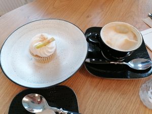 Cupcake & cappuccino at Frau Ginkel in Geisenheim