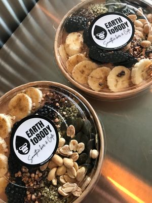 Snickers Smoothie bowls in compostable takeaway packaging at Earth to Body Cafe in Croydon