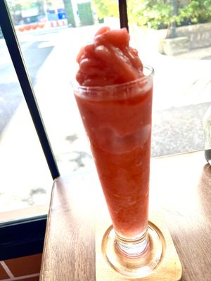 Strawberry smoothie  #Veganuary at 9 Salads นายน์สลัด in Bangkok