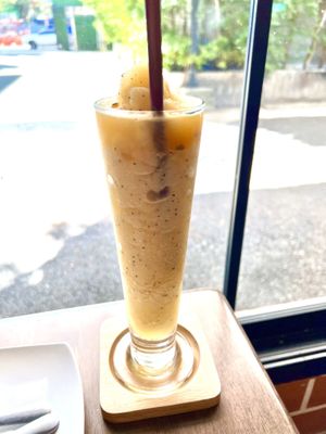 Passion fruit smoothie  #Veganuary at 9 Salads นายน์สลัด in Bangkok
