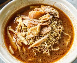 laksa kolo mee, very flavourful, i like it at Health Food Centre in Kuching