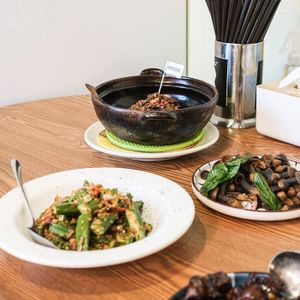 「小二，嚟一碟素食🌱」  at Shop Boy - 店小二 in Hong Kong Island