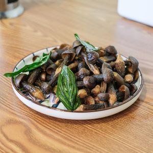 鹽酥菇  at Shop Boy - 店小二 in Hong Kong Island