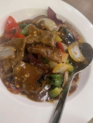 VEGAN STEAK DISH WAS OK  BUT MY FRIENDS DISH WAS TASTIER 😆🥢  at Vegan Planet in North West London