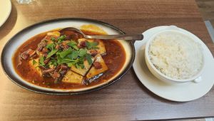 Scharfer Fisch mit Reis at Vegan Planet in North West London
