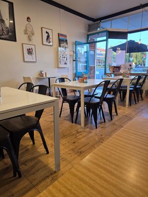 Inside at Sede Cafe in Ararat