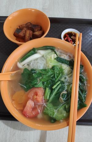 Sliced fried fish beehoon soup at Jin You Yuan 今友緣素食坊 in Central Singapore