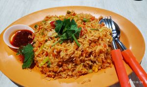 Nasi Goreng (马来炒饭） at Jin You Yuan 今友緣素食坊 in Central Singapore