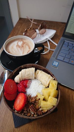 Açaí Bowl and Oatmeal Cappuccino at Cult Café in Valencia