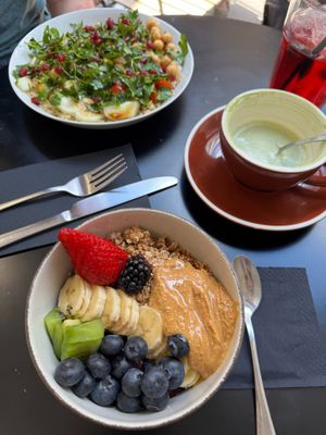 Quinoa bowl (replacing halloumi with avocado to make it vegan) + Açai bowl at Cult Café in Valencia
