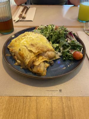 Veggie lasagne with salad   at A Corre Vexeta in Santiago De Compostela