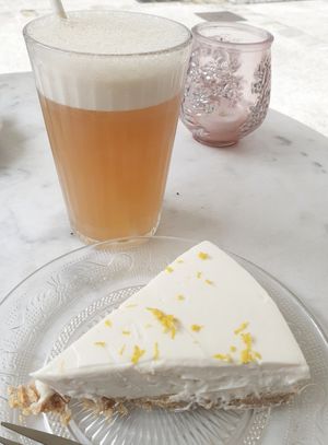 Cheesecake citron 💛 at Elemiah in Fontainebleau