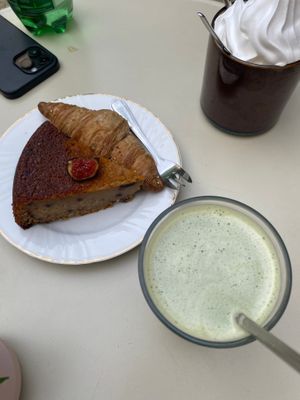matcha tea and pastries at Elemiah in Fontainebleau