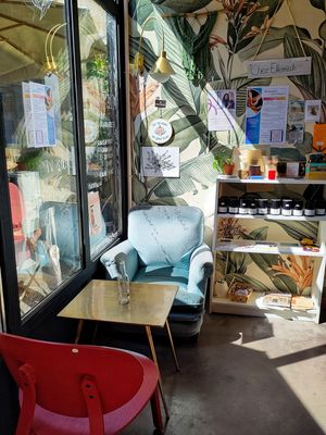 Eat-in space at Elemiah in Fontainebleau