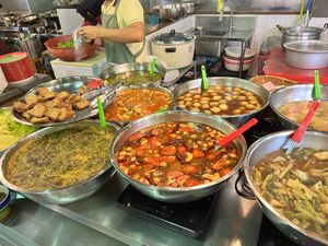Curries selection  at Rungtip รุ่งทิพย์ in Bangkok