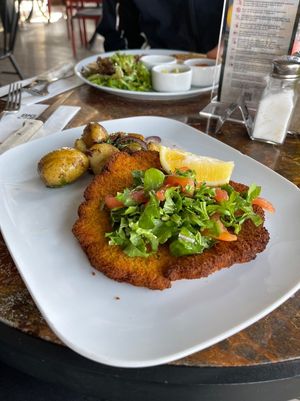 Vegan schnitzel at Big Chefs in Izmir