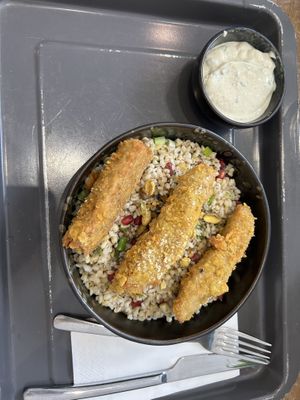 seitan with bulgur salad, vegan mayonnaise eith parsley and garlic  at Ropogó in Budapest
