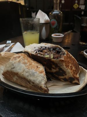 Burrito de setarnitas #Veganuary at Umami in Mexico City