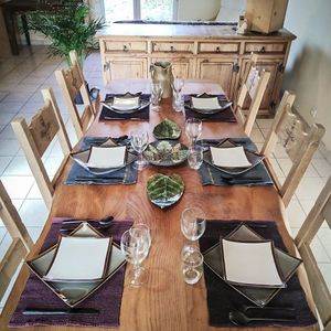 Notre table d'hôtes ~ nous vous proposons de déguster une cuisine d'expérience autour du règne végétal avec des produits principalement bio et locaux !  at Les Terres d'en Haut in Innimond