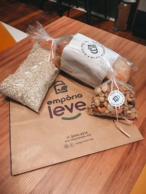 Pães e granel at Empório leve in Sao Paulo