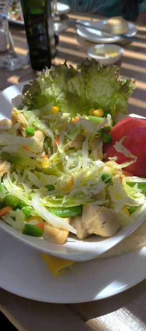 Ensalada César con Not Pollo at Agua Marina in Tongoy