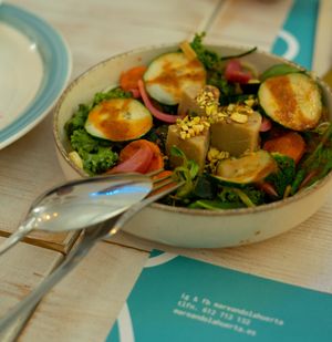 Supergreen con burrata (vegan) at Mareando la Huerta in Alicante