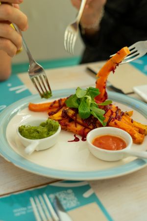 Bastones de boniato (vegan) at Mareando la Huerta in Alicante