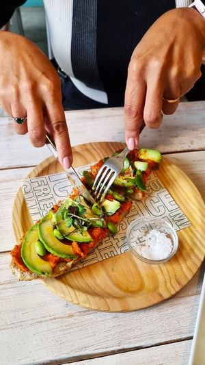Avocado toast at Mareando la Huerta in Alicante