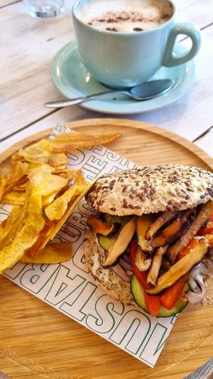 Burger at Mareando la Huerta in Alicante