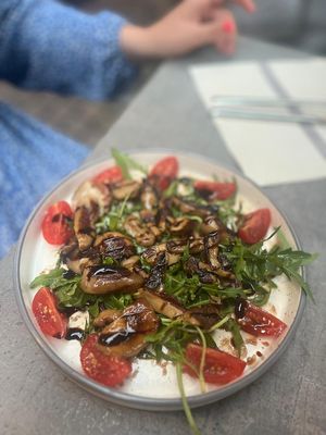 Antipasti mit Steinpilzen und Tomaten at il Cantuccio in Traunstein