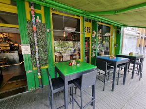 Terrace at Pura Vida Vegan Tacos in Antwerpen