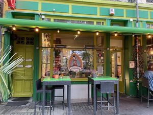 Outside  at Pura Vida Vegan Tacos in Antwerpen