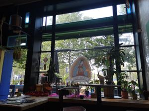 Inside at Pura Vida Vegan Tacos in Antwerpen