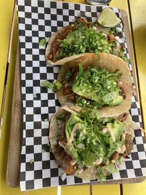 Second round because I liked them so much. Jackfruit and Churizo are the best!  at Pura Vida Vegan Tacos in Antwerpen