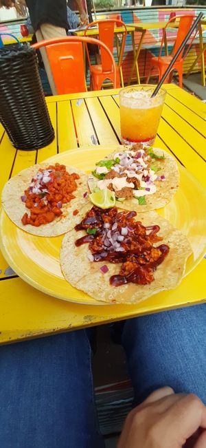  at Pura Vida Vegan Tacos in Antwerpen