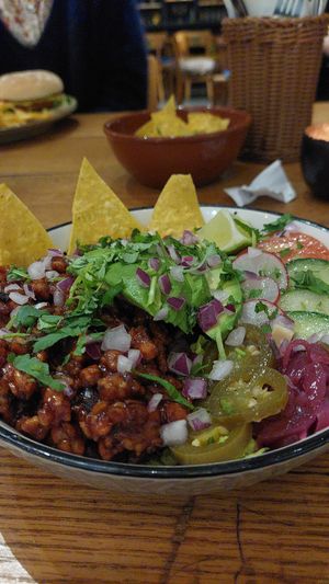 Overheerlijke mexican bowl! at Pura Vida Vegan Tacos in Antwerpen