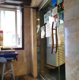 door inside (2nd floor) at Hotang Maratang in Seoul