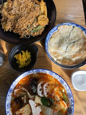 Stir fry and soup option   at Hotang Maratang in Seoul