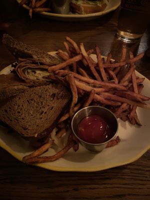 vegan ruben yum  at Local 44 in Philadelphia