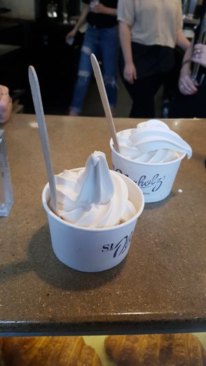 Vegan soft serve melted very quickly... #Veganuary at St. Oberholz in Berlin