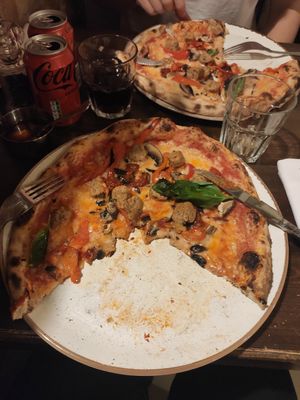 Salsiccia at Pulcinella Pizzeria in Cesana Brianza