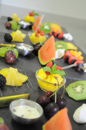 Tavolozza di frutta fresca e sorbetti artigianali at Simago in Osio Sopra